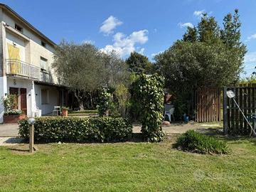 Villa di 260 m² con più di 5 locali a Pistoia