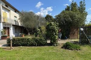 Villa di 260 m² con più di 5 locali a Pistoia