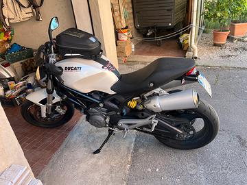 Ducati monster 696