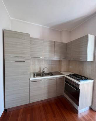 Cucina Mondo Convenienza completa ad angolo