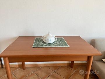 Tavolo pranzo 6/8 posti