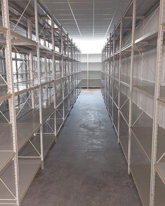 Scaffali ad incastro