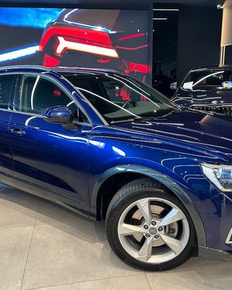 AUDI Q3 45 TFSI quattro S tronic Business Advanc