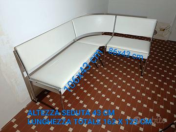 Girotavolo con sedie