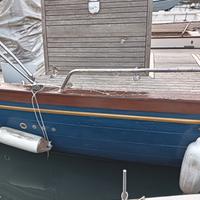 GOZZO IN VETRORESINA