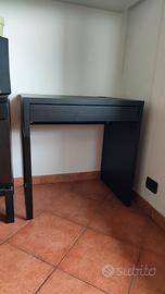 Scrivania IKEA MICKE marrone-nero
