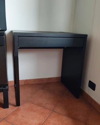 Scrivania IKEA MICKE marrone-nero