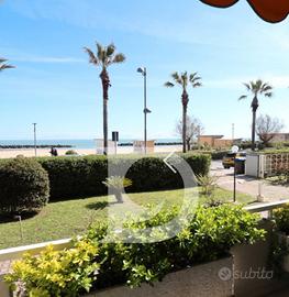 Appartamento Fronte mare Residance Le Palme 