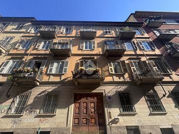 MONOLOCALE A TORINO