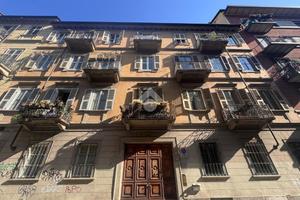 MONOLOCALE A TORINO