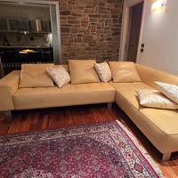 DIVANO MODERNO IN PELLE CON CHAISE LONG