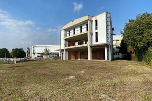 Complesso immobiliare al grezzo
