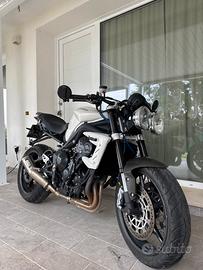 Triumph street triiple 675 2010