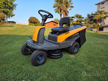 Trattorino Stiga Swift a batteria mulching + cesto
