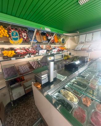 Cucina professionale completa in acciaio e frighi