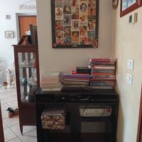 scrivania più sgabelli e bacheca