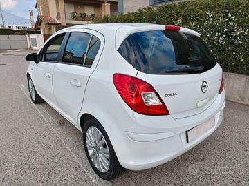 Opel Corsa 1,2 G.P.L. TECH 5 Porte