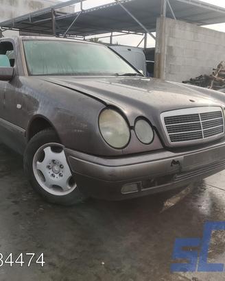 MERCEDES-BENZ CLASSE E W210 E 220 D -Ricambi