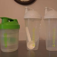 set di 3 contenitori/ shaker Herbalife 