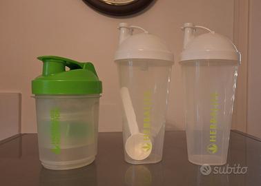 set di 3 contenitori/ shaker Herbalife 