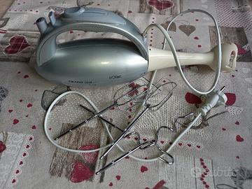 Frullatore con fruste e elica