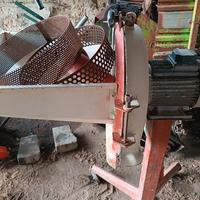 Mulino per cereali e fieno trifase come nuovo 