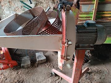 Mulino per cereali e fieno trifase come nuovo 