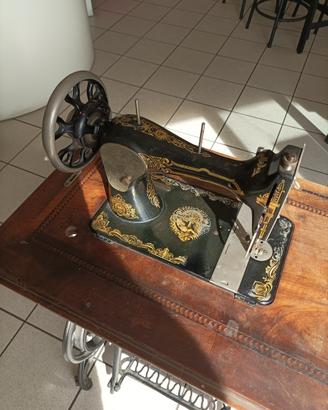 Macchina da cucire vintage - 135€ trattabili