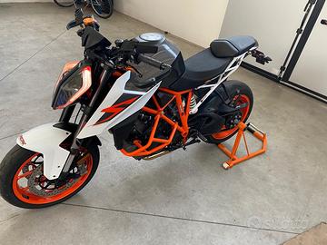 Ktm 1290 super duke r 2017