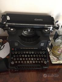 Macchina da scrivere Olivetti OM 40