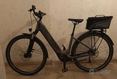 Bici CUBE elettrica con pedalata assistita