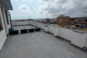Attico con terrazzo arredato - zona Policlinico