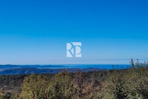 Cod. 28/25 - appartamento panoramico con giardino