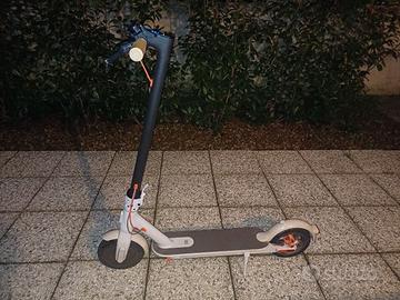 Monopattino Xiaomi Mi Electric Scooter 3