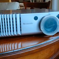 Videoproiettore Panasonic PT-AE700E