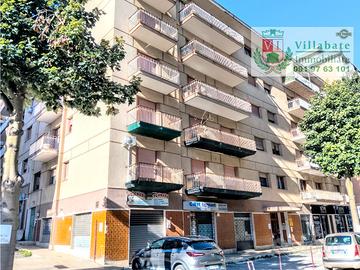 2°Piano 5 Vani 2 servizi 2 posti auto