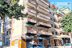 2°Piano 5 Vani 2 servizi 2 posti auto