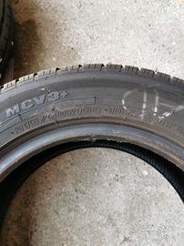 215 60 R 16  GOMME FURGONE