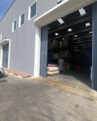 Immobile di 1810 m² con 4 locali a Caivano