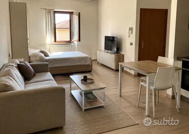 BISUSCHIO – MONOLOCALE ARREDATO CON POSTO AUTO