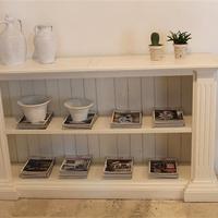 Libreria in legno vecchio colore bianco