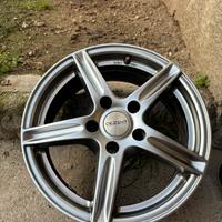 Cerchi in lega 16”