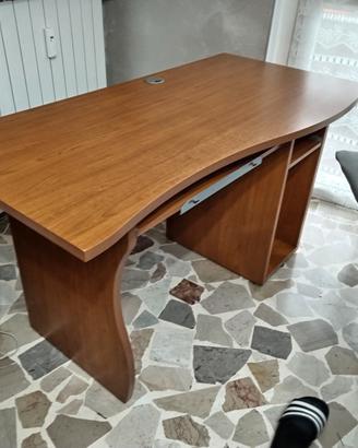 Scrivania, già smontata 130x65
