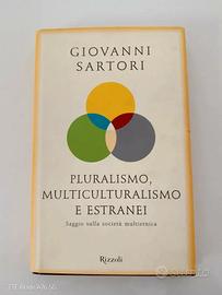 Pluralismo e multiculturalismo e estranei