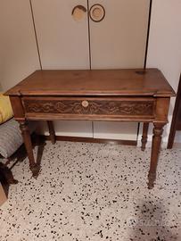 Scrivania antica