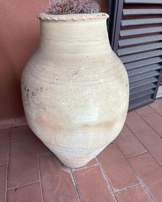 Antico vaso in terracotta