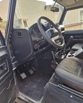 Land Rover defender 90 td4