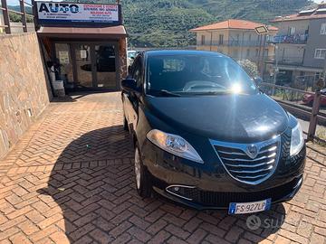 Lancia Ypsilon 0.9 TwinAir 85 CV 5 porte S&S Gold