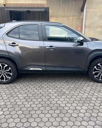 Yaris Cross Trend 4X4 2023 pari a nuovo
