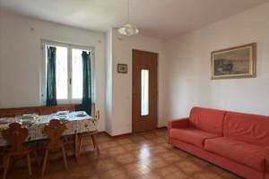 Ameglia-Casa semindipendente con giardino e posto